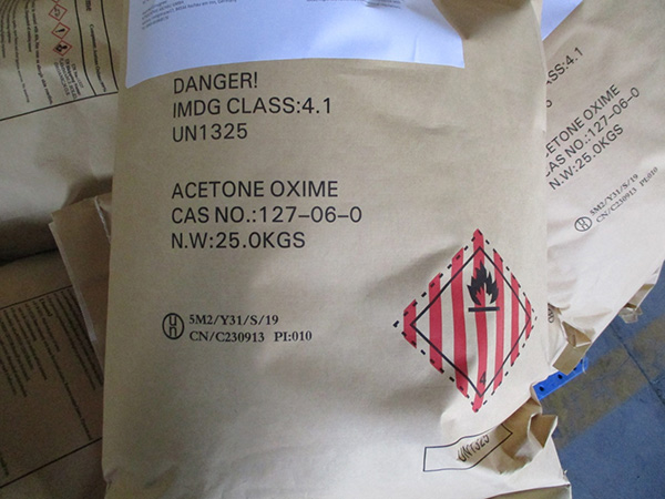 Acetone oxime